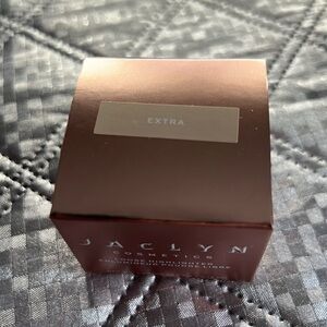 JACLYN HILL ~ BEAMING LOOSE HIGHLIGHTER IN EXTRA